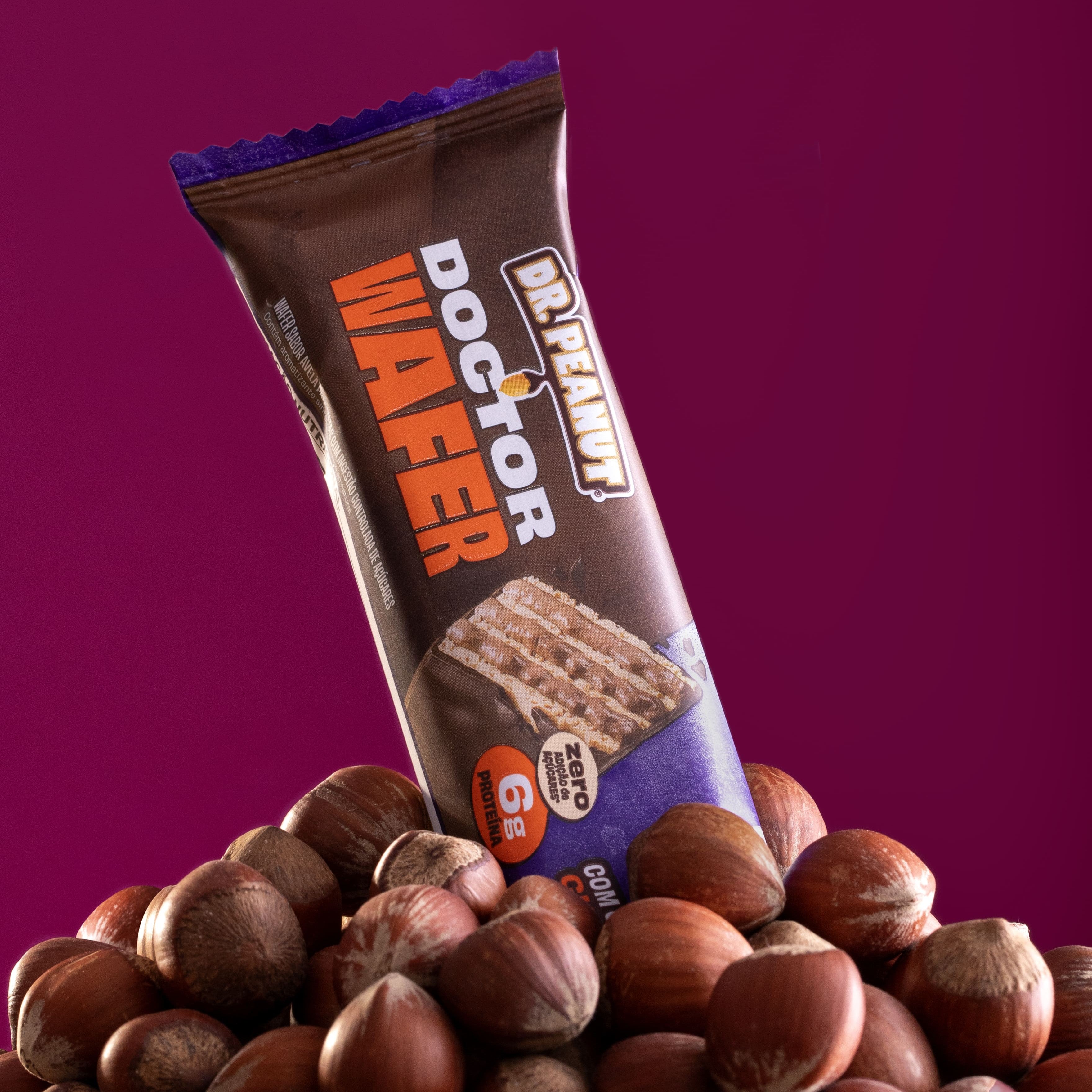 Display Doctor Wafer Avelã - 25g 12 Un.